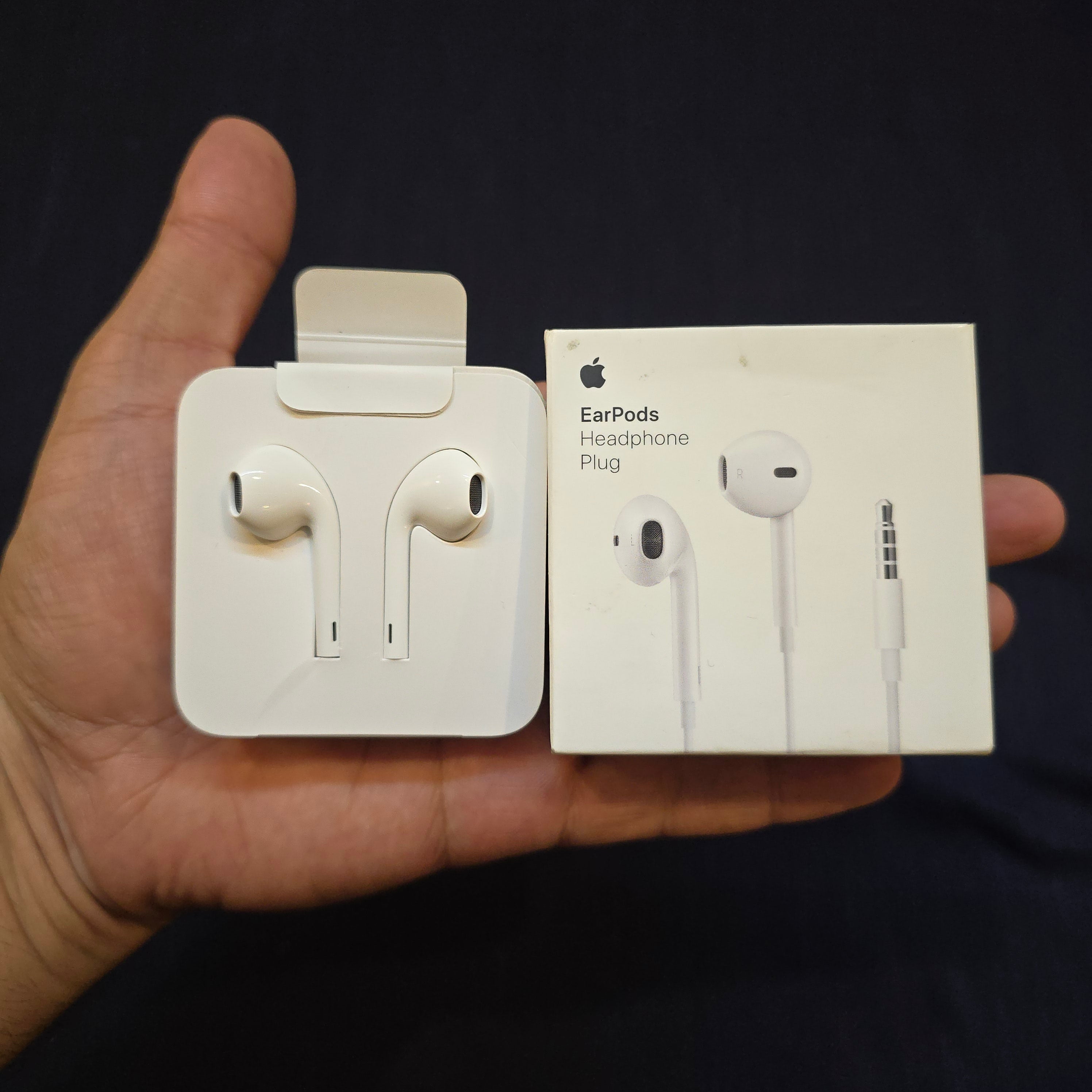 Apple 3.5MM Jack Wired Handsfree New in Box (EarPods)