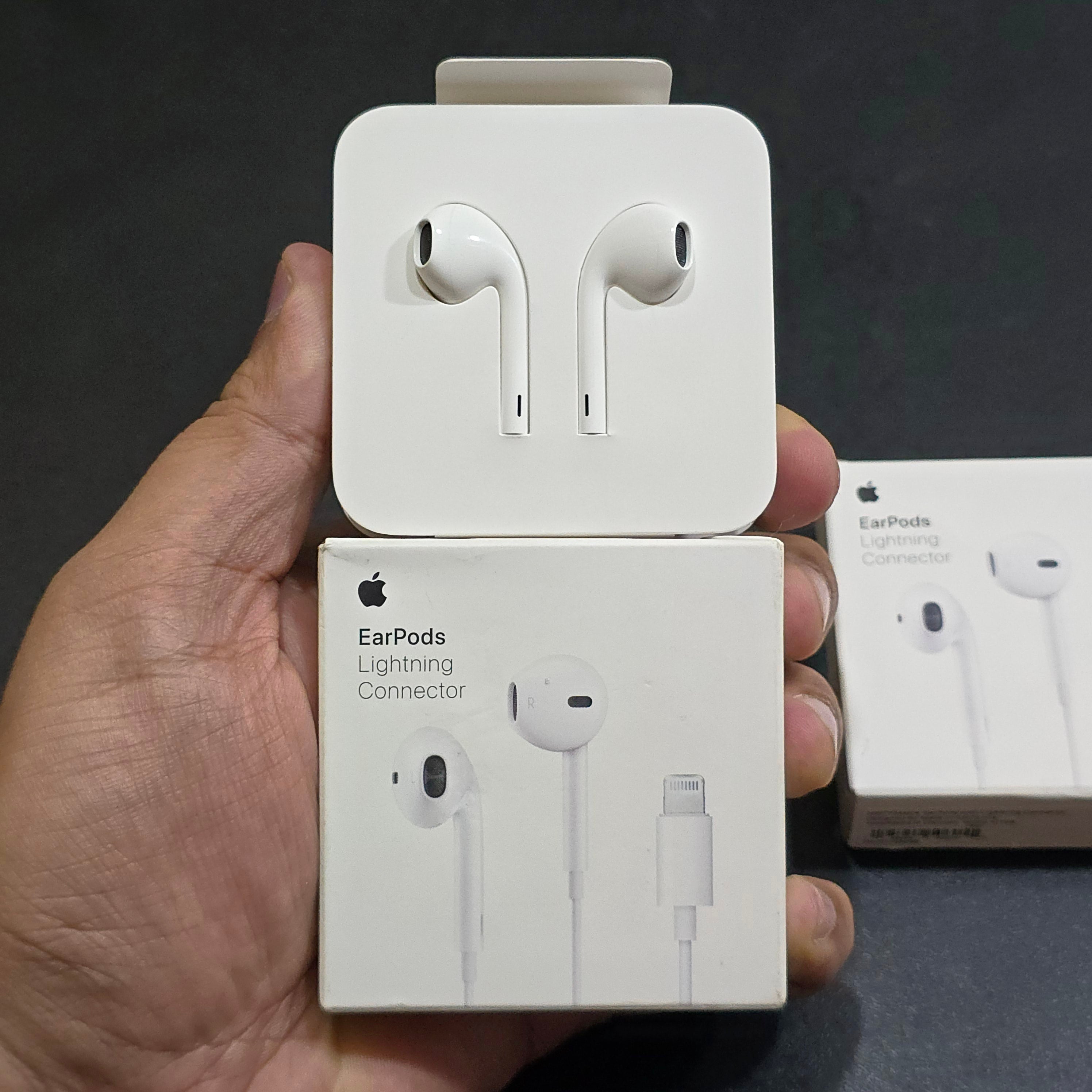 Apple Lightning Wired Handsfree New in Box (EarPods)