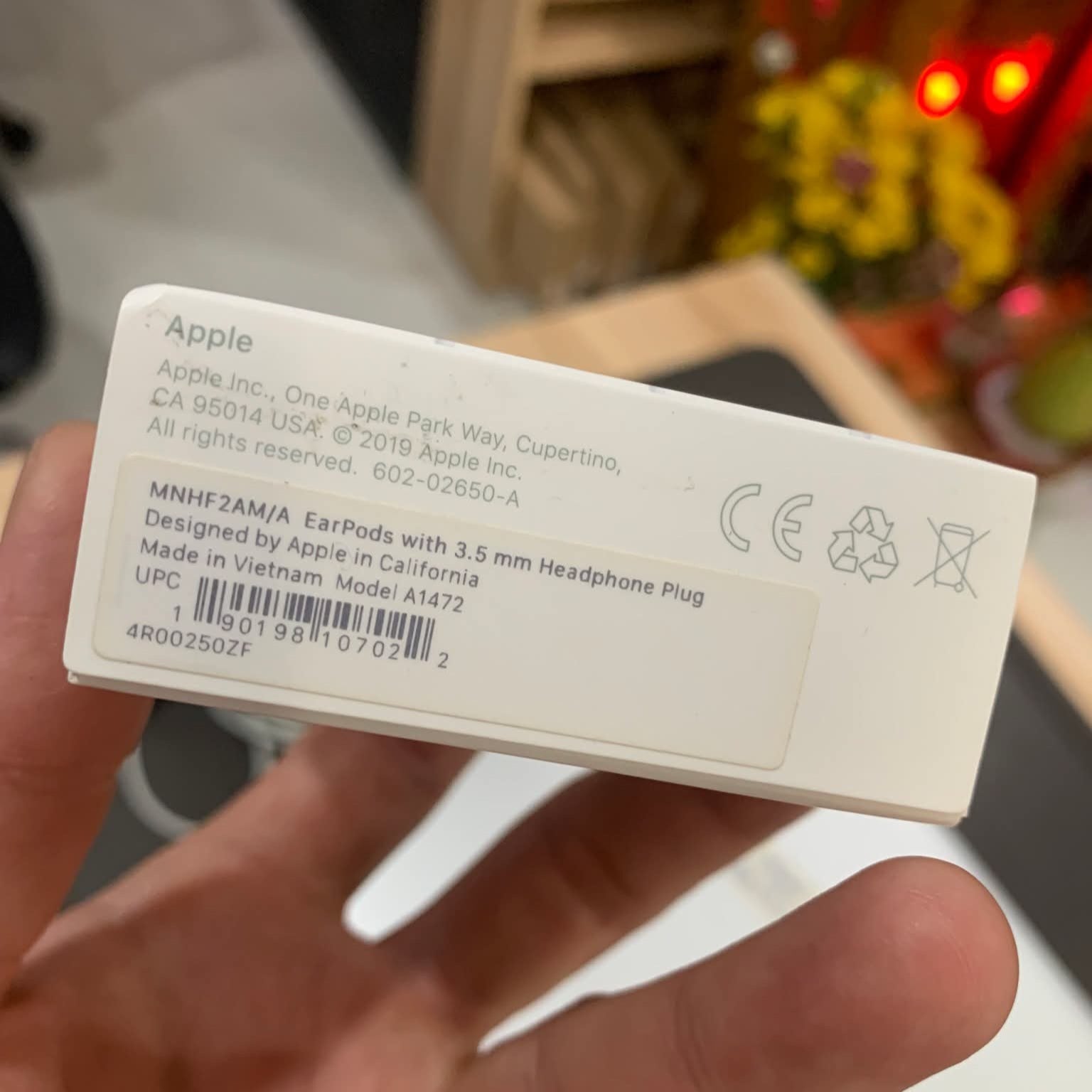 Apple 3.5MM Jack Wired Handsfree New in Box (EarPods)